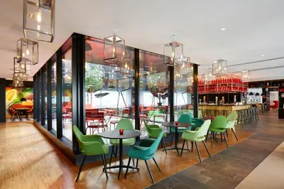 Restaurant ou autre lieu de restauration dans l'établissement citizenM Paris Gare de Lyon