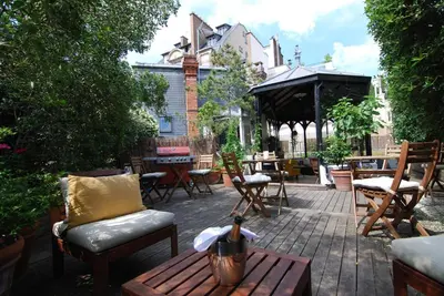 Jardin de l'établissement Sourire Boutique Hôtel Particulier