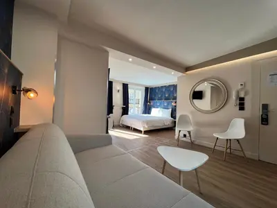 Coin salon dans l'établissement Hotel Nation Montmartre