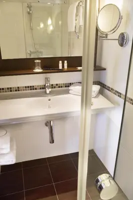 Salle de bains dans l'établissement Acropole
