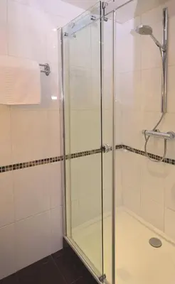Salle de bains dans l'établissement Acropole