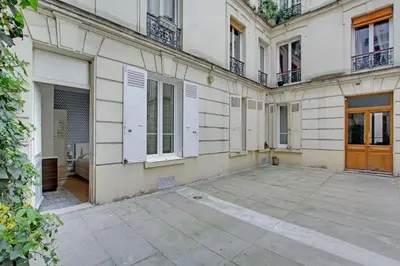 Façade ou entrée de l'établissement Pick a Flat's Apartment in Montmartre - Rue des Martyrs studio