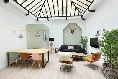 Télévision ou salle de divertissement dans l'établissement Rent a Room - Residence Meslay