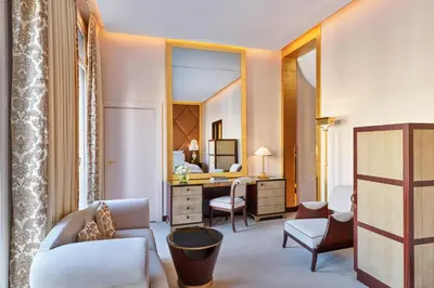 Coin salon dans l'établissement Hôtel Fouquet's Paris