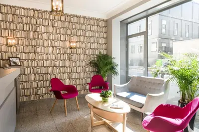 Coin salon dans l'établissement Hôtel des Ecrivains