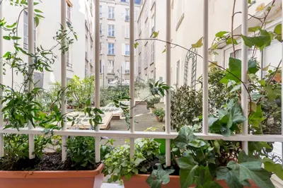 Jardin de l'établissement Marais Saint Paul Ecouffes with AC