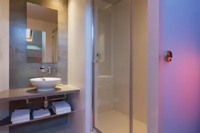 Salle de bains dans l'établissement Best Western Seine West Hotel