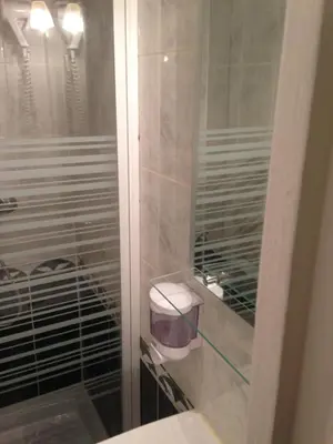 Salle de bains dans l'établissement Hotel Montana Paris Lafayette