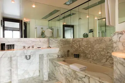 Salle de bains dans l'établissement Hotel Square