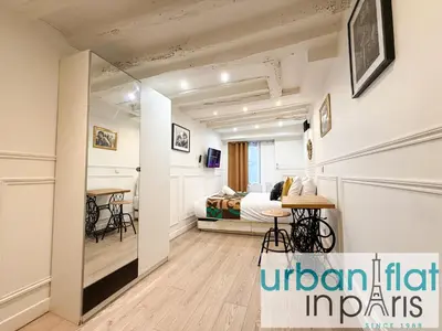 Télévision ou salle de divertissement dans l'établissement Urban Flat 42 - LUXURY FLAT