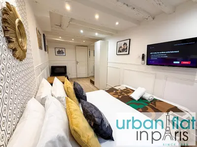Télévision ou salle de divertissement dans l'établissement Urban Flat 42 - LUXURY FLAT