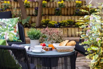 Jardin de l'établissement Nord Est Hotel