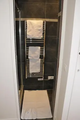 Salle de bains dans l'établissement Paris Besson Stay Appartement Neuilly sur Seine