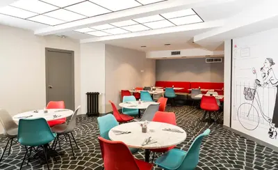 Coin salon dans l'établissement Hôtel Paris Vaugirard