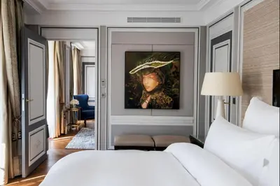 Un ou plusieurs lits dans un hébergement de l'établissement Hotel de Crillon