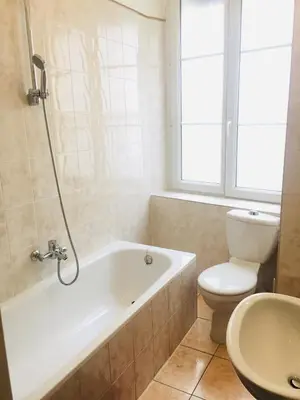 Salle de bains dans l'établissement Paris Hôtel Le Mediterraneen