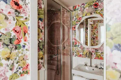 Salle de bains dans l'établissement Hôtel Bienvenue
