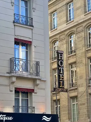 Certificat, récompense, panneau ou autre document affiché dans l'établissement Austin's Saint Lazare Hotel