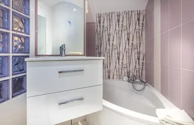 Salle de bains dans l'établissement Makom Pereire