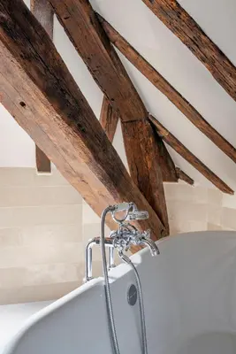 Salle de bains dans l'établissement Hôtel Le Presbytère