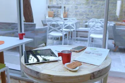 Coin salon dans l'établissement Hôtel Villa Sorel - Paris Boulogne