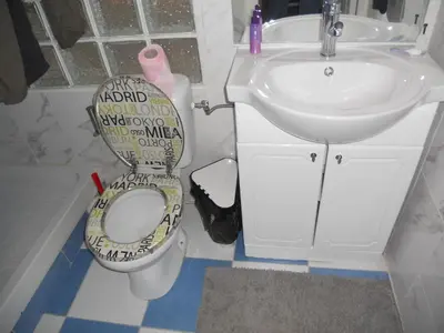 Salle de bains dans l'établissement Hotel Pacific