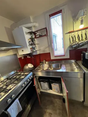 Cuisine ou kitchenette dans l'établissement Red Flat Paris