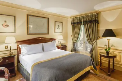 Un ou plusieurs lits dans un hébergement de l'établissement Hotel Luxembourg Parc
