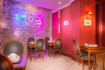 Coin salon dans l'établissement Hôtel Du Brésil