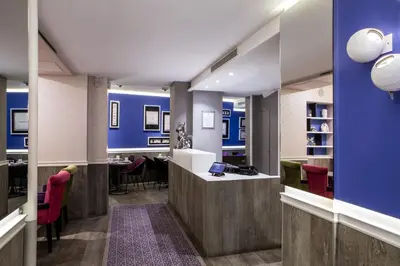 Cuisine ou kitchenette dans l'établissement Hotel Antin Trinité