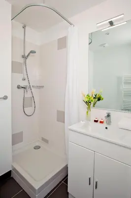 Salle de bains dans l'établissement Sejours & Affaires Paris-Davout