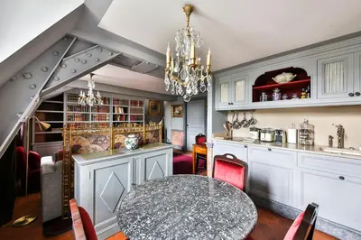 Cuisine ou kitchenette dans l'établissement Parc Royal Appartements