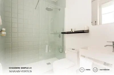 Salle de bains dans l'établissement Beauquartier - Marais Vertus