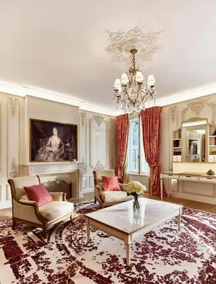 Coin salon dans l'établissement Le Meurice – Dorchester Collection