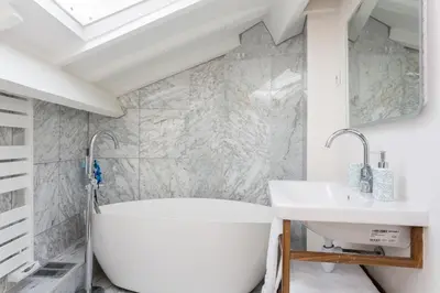 Salle de bains dans l'établissement Ateliers de Montmartre ADM