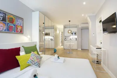 Cuisine ou kitchenette dans l'établissement Rent a Room - Residence Blanche