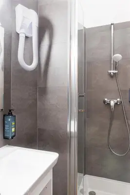 Salle de bains dans l'établissement Hôtel Coypel by Magna Arbor