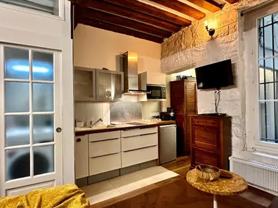Cuisine ou kitchenette dans l'établissement Studio design & comfortable accommodation short breaks