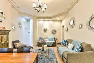 Coin salon dans l'établissement 57-LUXURY PARISIEN HOME SEBASTOPOL 1 (2G)