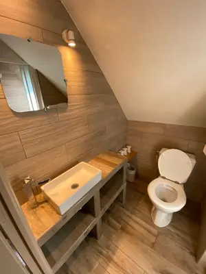 Salle de bains dans l'établissement Angleterre Hotel