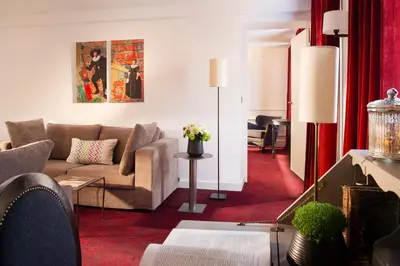 Coin salon dans l'établissement Hôtel Molière