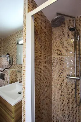 Salle de bains dans l'établissement Appartement spacieux au cœur de Paris 75 m² avec vue sur la ville