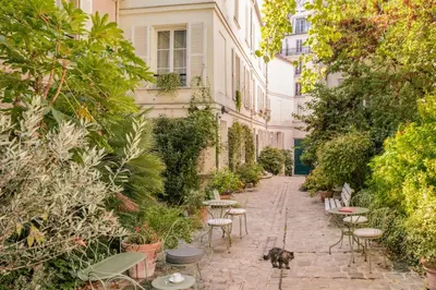 Jardin de l'établissement Hotel des Grandes Ecoles