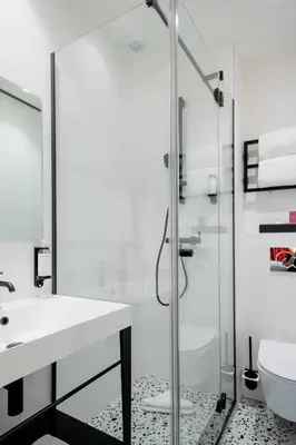 Salle de bains dans l'établissement Trendy Canettes Hotel
