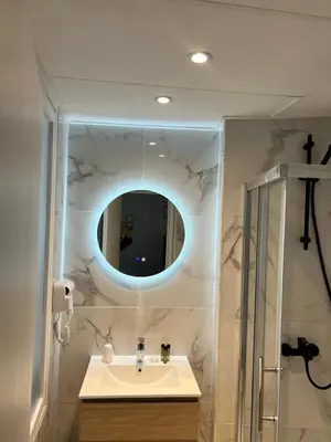 Salle de bains dans l'établissement Hôtel Lebron