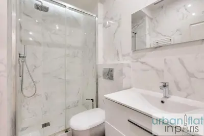 Salle de bains dans l'établissement 60-LUXURY PARISIAN HOME SEBASTOPOL (2DG)