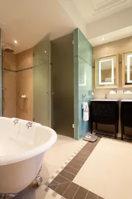 Salle de bains dans l'établissement Majestic Apartments Champs Elysées