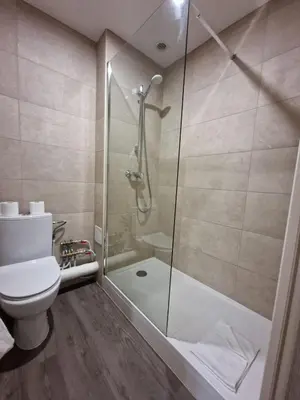 Salle de bains dans l'établissement Hôtel D'Anjou