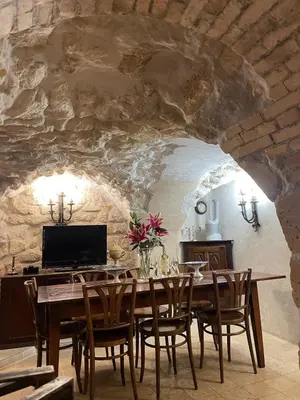 Télévision ou salle de divertissement dans l'établissement Marais Romantique Paris centre 4 chambres