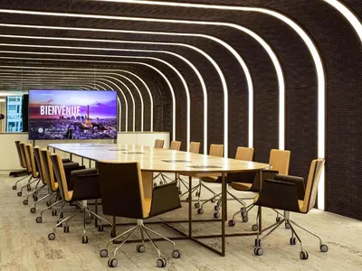 Espace de conférence ou salle de réunion dans l'établissement Pullman Paris Montparnasse